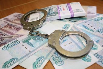 В Хабаровске за взятку осудили экс-начальницу отделения полка ДПС