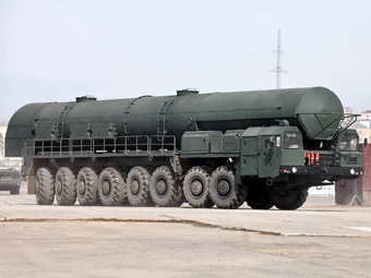 Дмитрий Медведев высказался за отказ от белорусских ракетовозов в пользу «КАМАЗов»